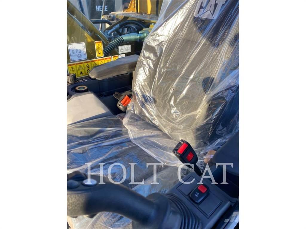 CAT 323 TC Pásové rýpadlá