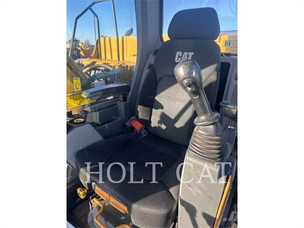 CAT 323 TC Pásové rýpadlá