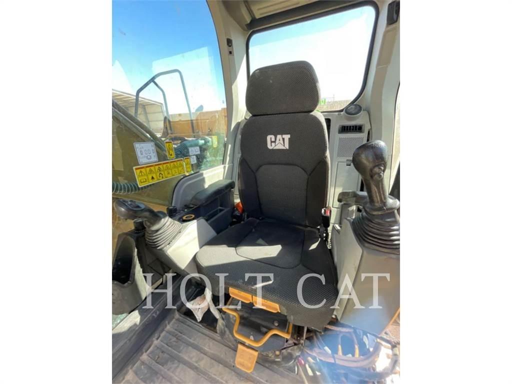 CAT 323 TC Pásové rýpadlá