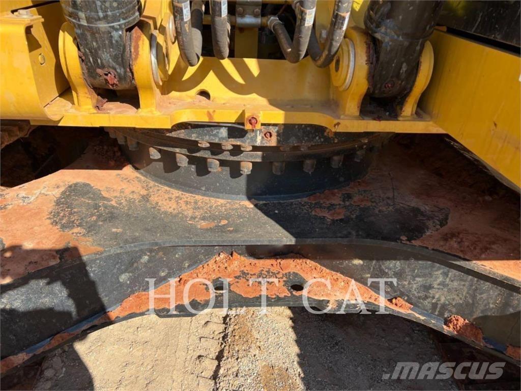 CAT 323 TC Pásové rýpadlá
