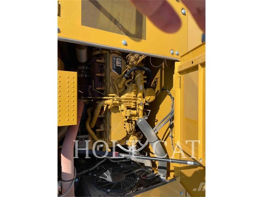 CAT 323 TC Pásové rýpadlá