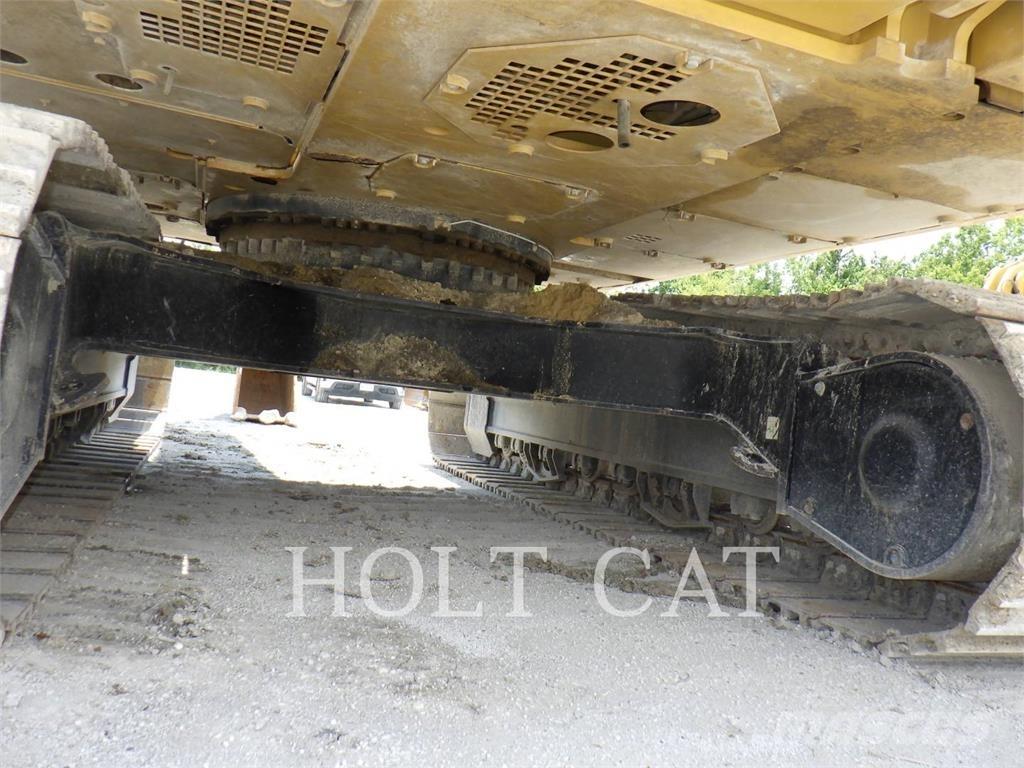 CAT 32307 Pásové rýpadlá