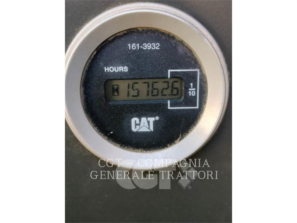 CAT 323D Pásové rýpadlá