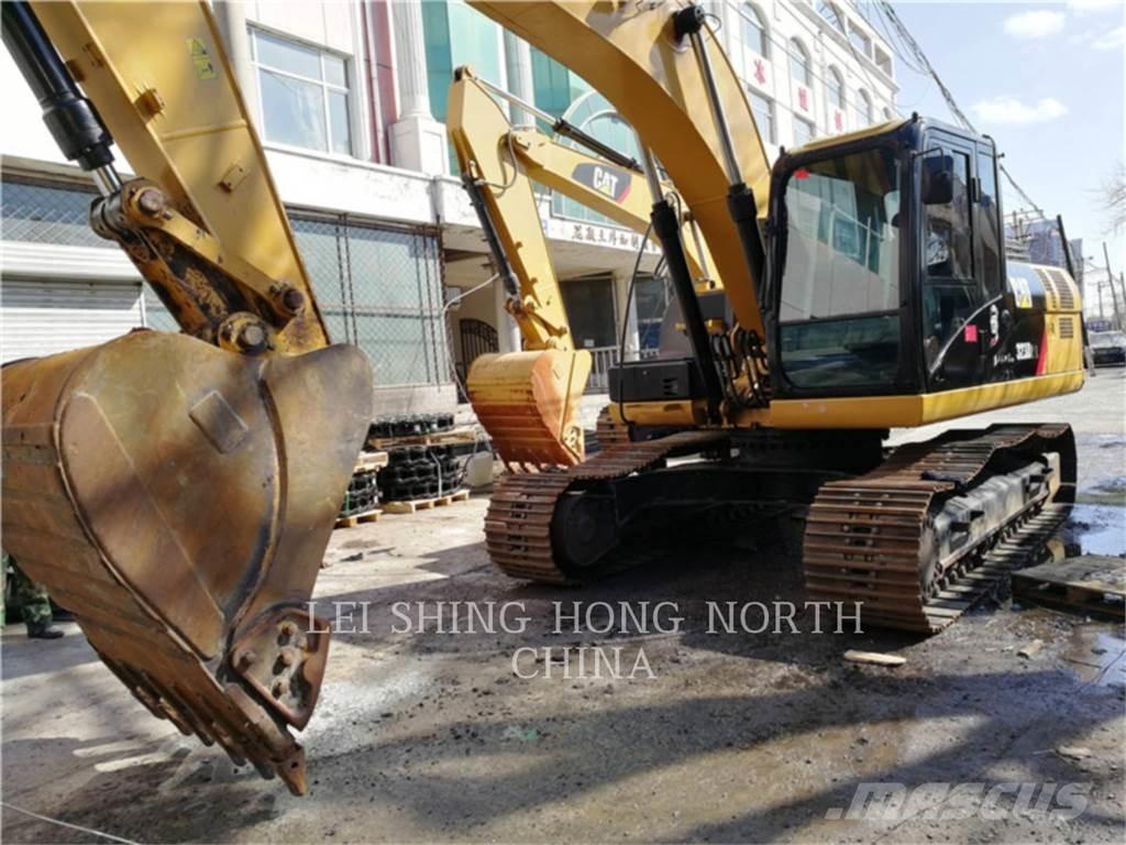 CAT 323D2L Pásové rýpadlá