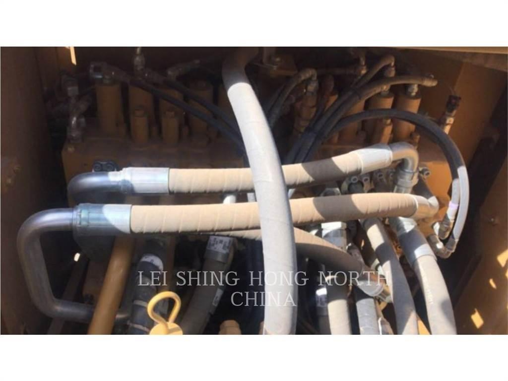 CAT 323D2L Pásové rýpadlá