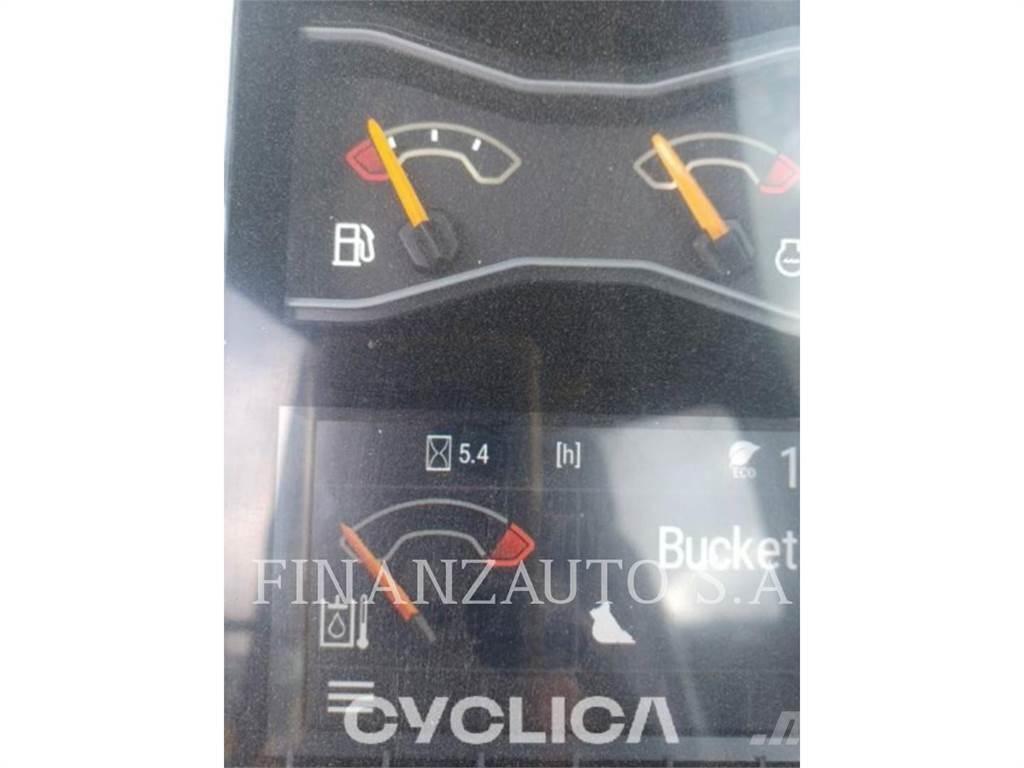CAT 323DLN Pásové rýpadlá