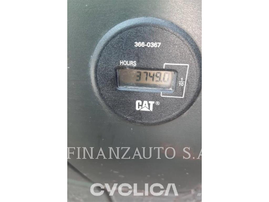 CAT 323DLN Pásové rýpadlá