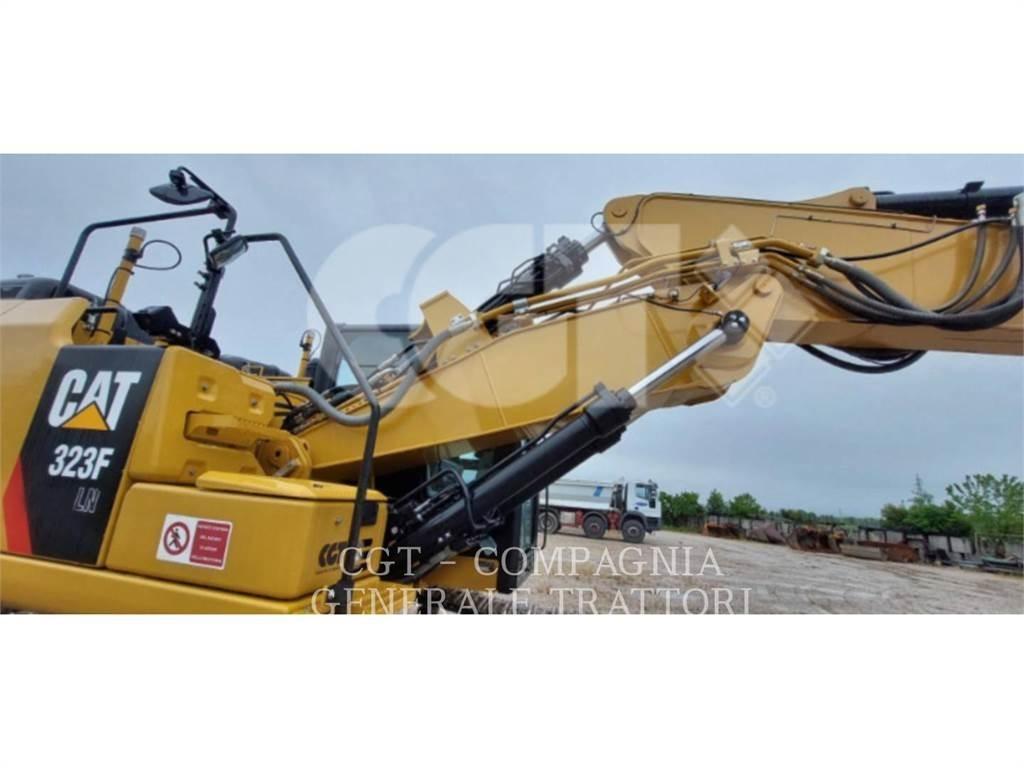 CAT 323F Pásové rýpadlá