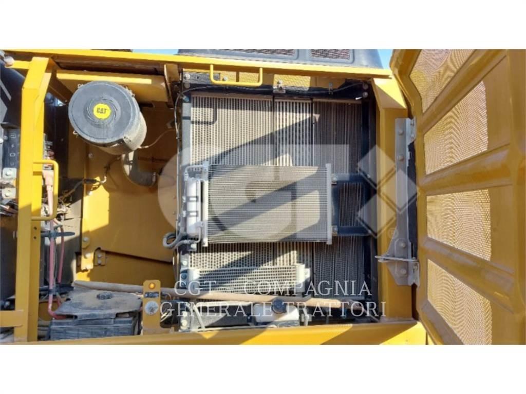 CAT 323F Pásové rýpadlá