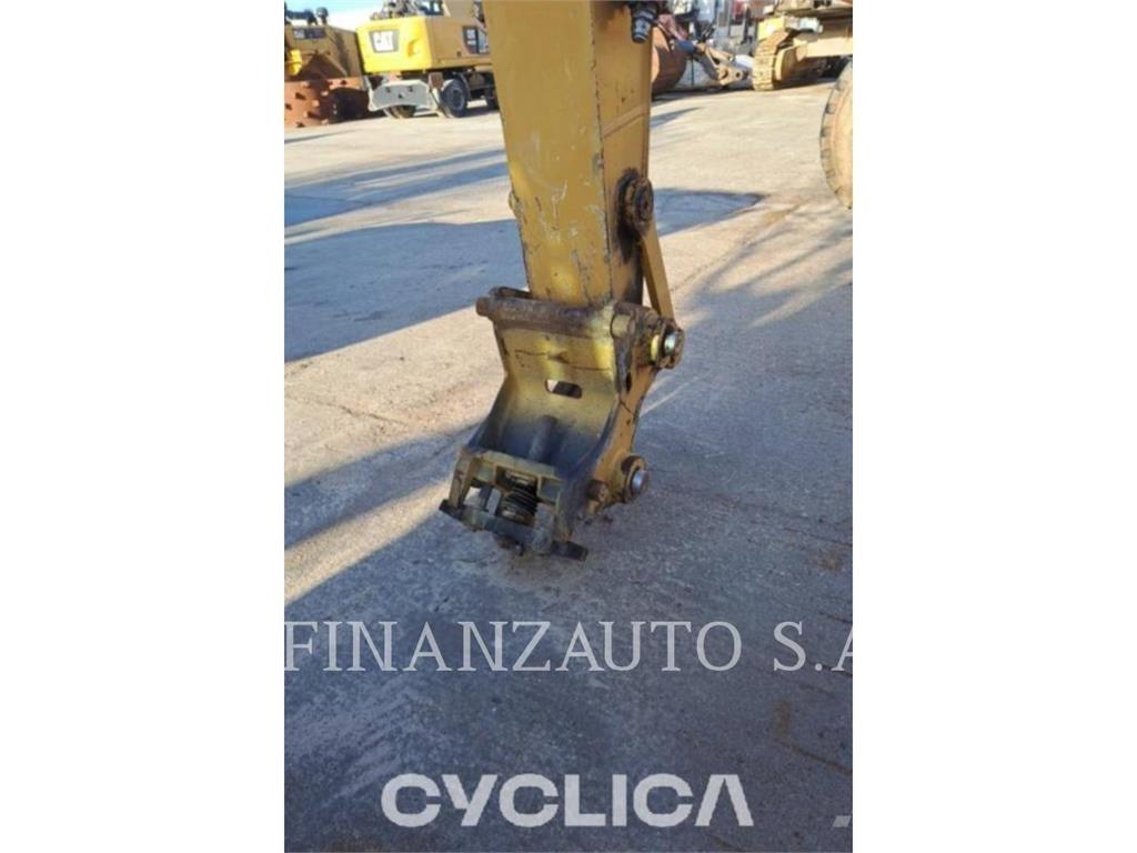 CAT 323F Pásové rýpadlá