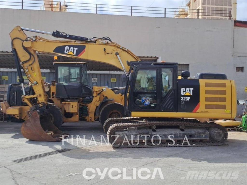 CAT 323F Pásové rýpadlá