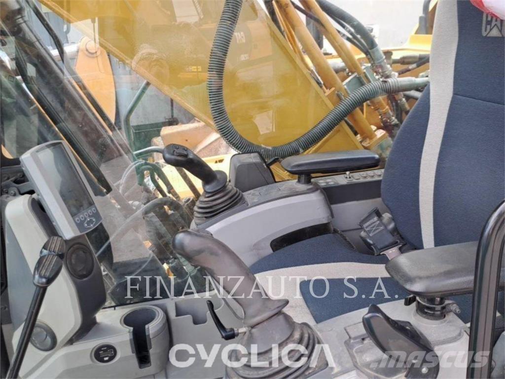 CAT 323F Pásové rýpadlá