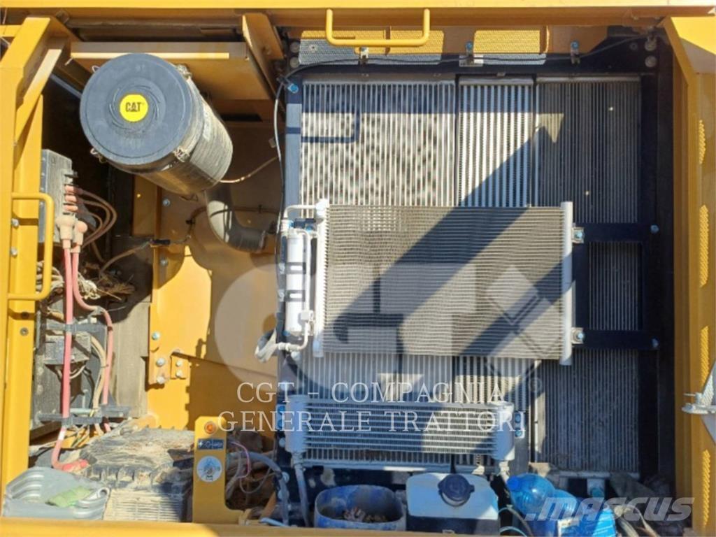 CAT 323F SA Pásové rýpadlá