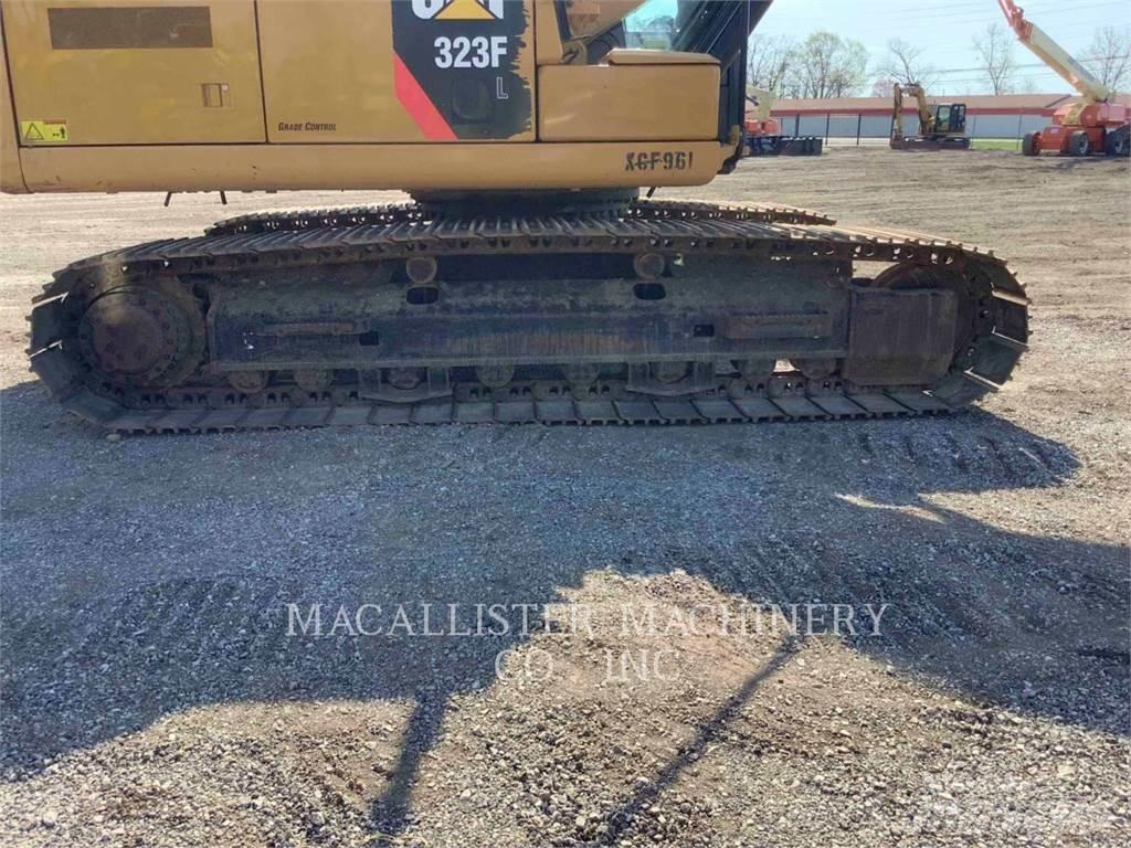 CAT 323FL Pásové rýpadlá