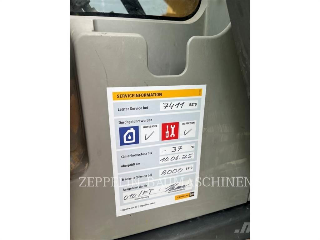 CAT 323FL Pásové rýpadlá