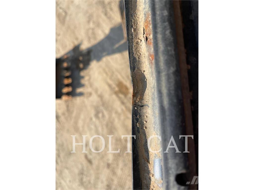 CAT 323FL Pásové rýpadlá