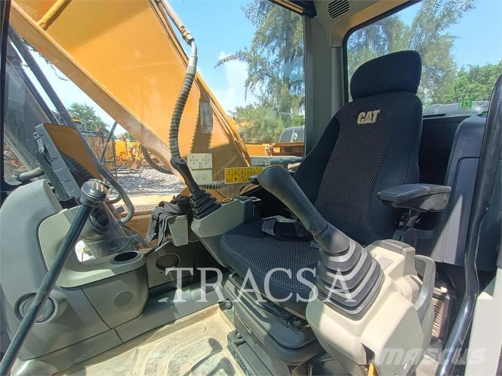 CAT 323GX Pásové rýpadlá