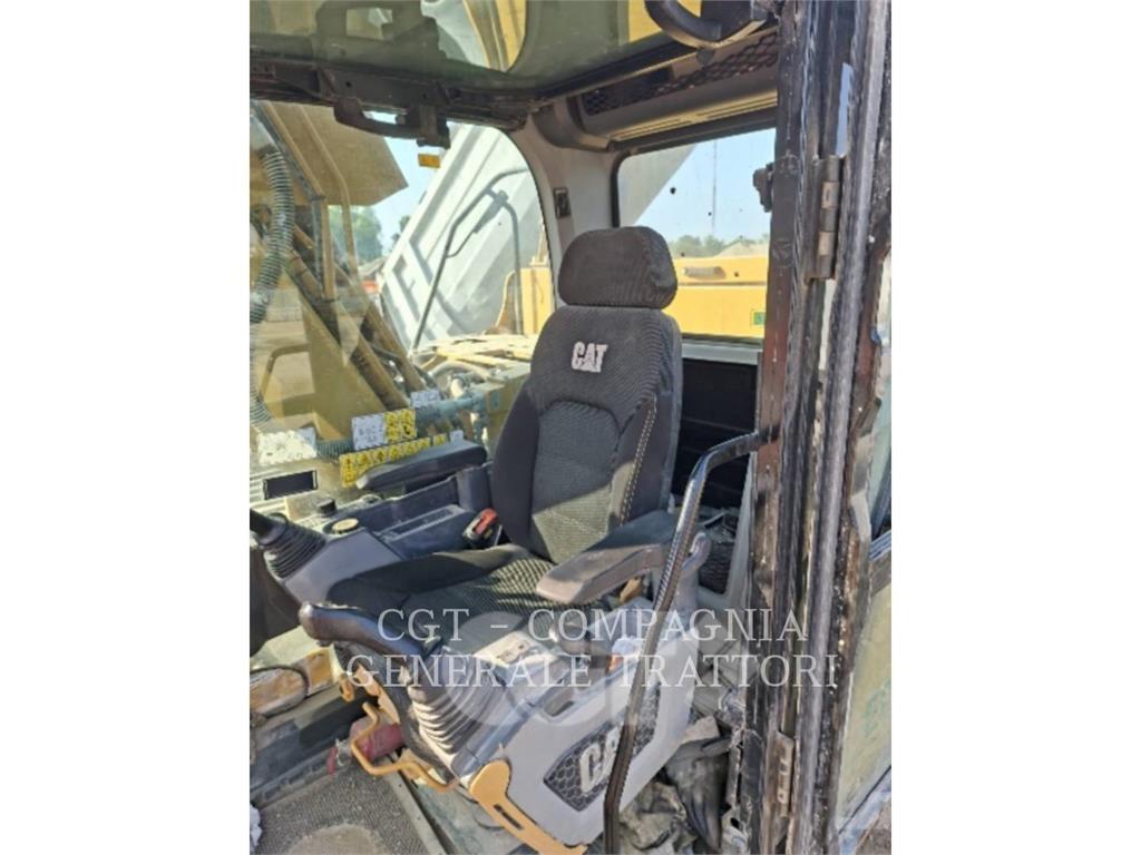 CAT 323LN Pásové rýpadlá