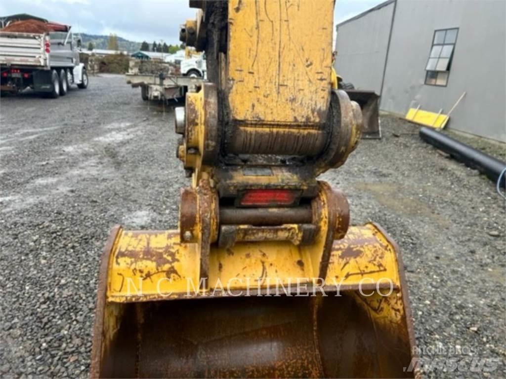 CAT 325 Pásové rýpadlá