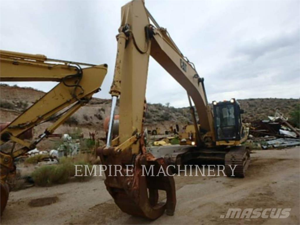 CAT 325 Pásové rýpadlá