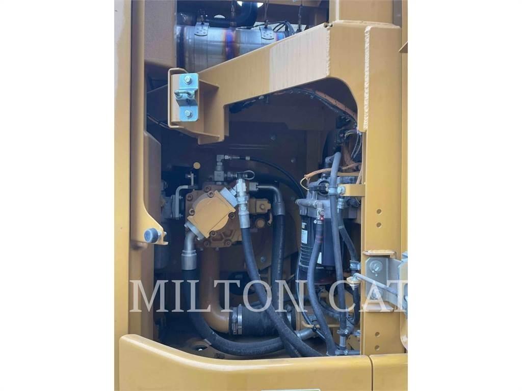 CAT 32507 Pásové rýpadlá