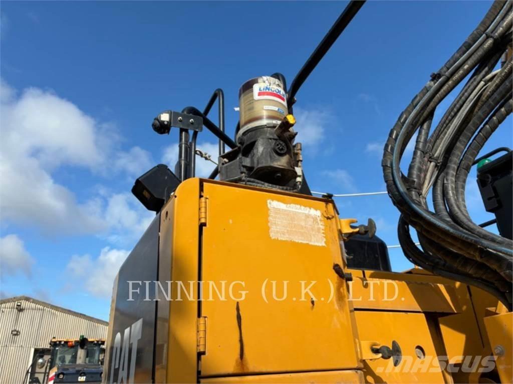 CAT 325FL Pásové rýpadlá