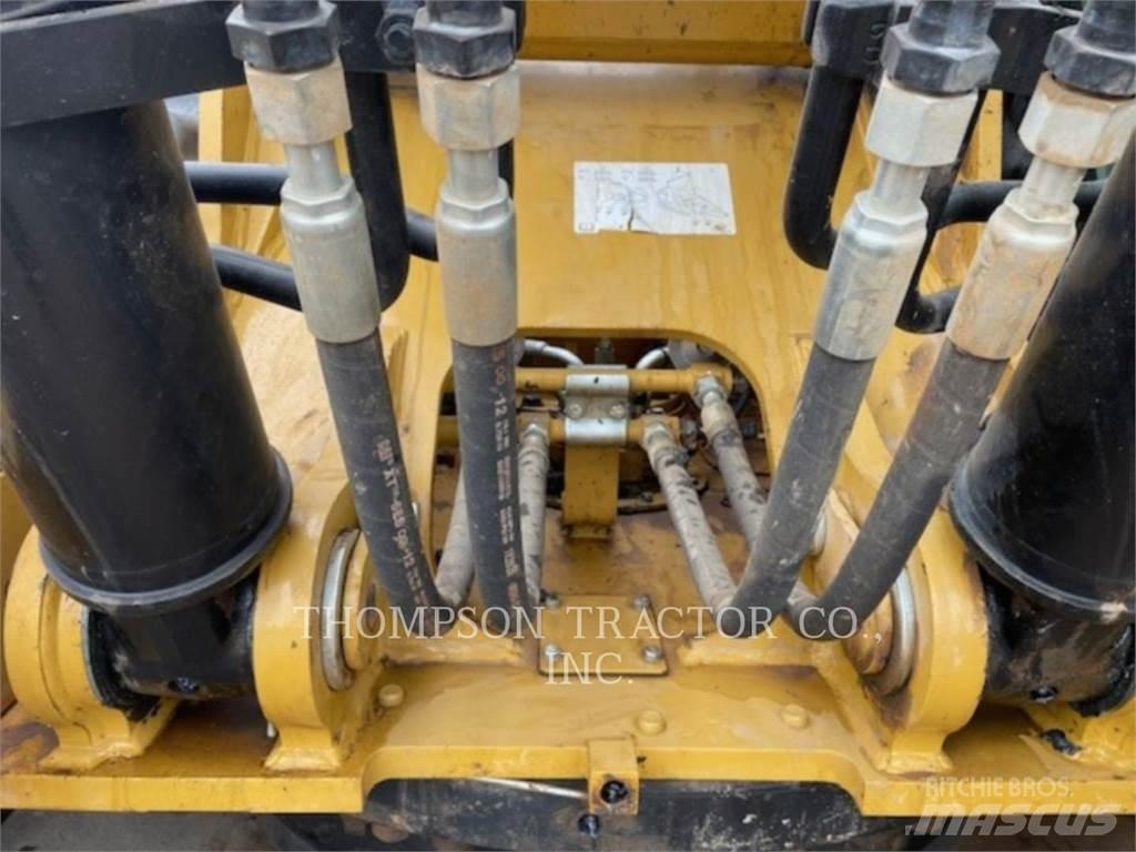 CAT 326 Pásové rýpadlá