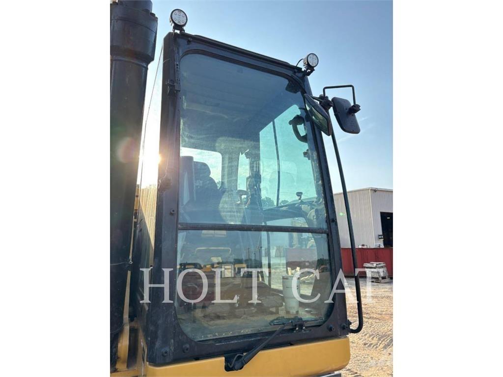 CAT 326 Pásové rýpadlá