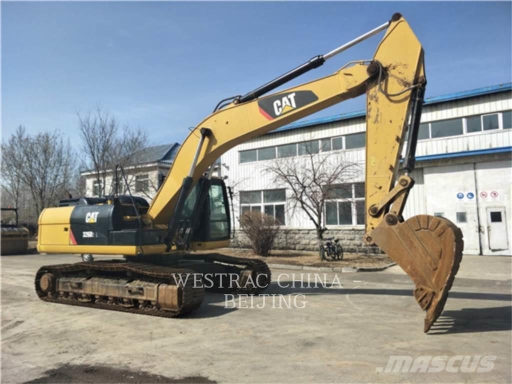 CAT 326D2L Pásové rýpadlá