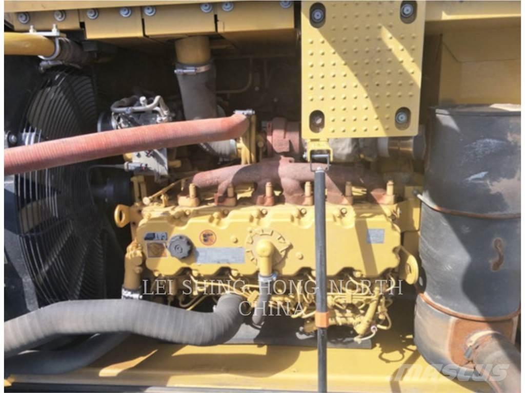 CAT 326D2L Pásové rýpadlá