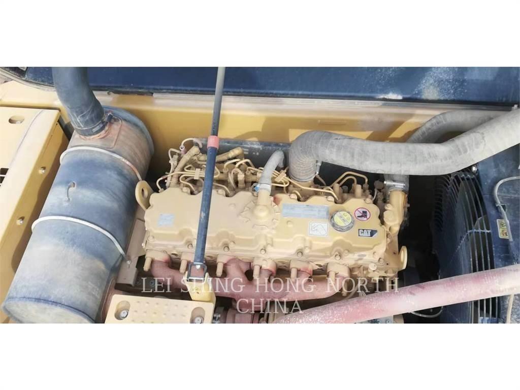 CAT 326D2L Pásové rýpadlá