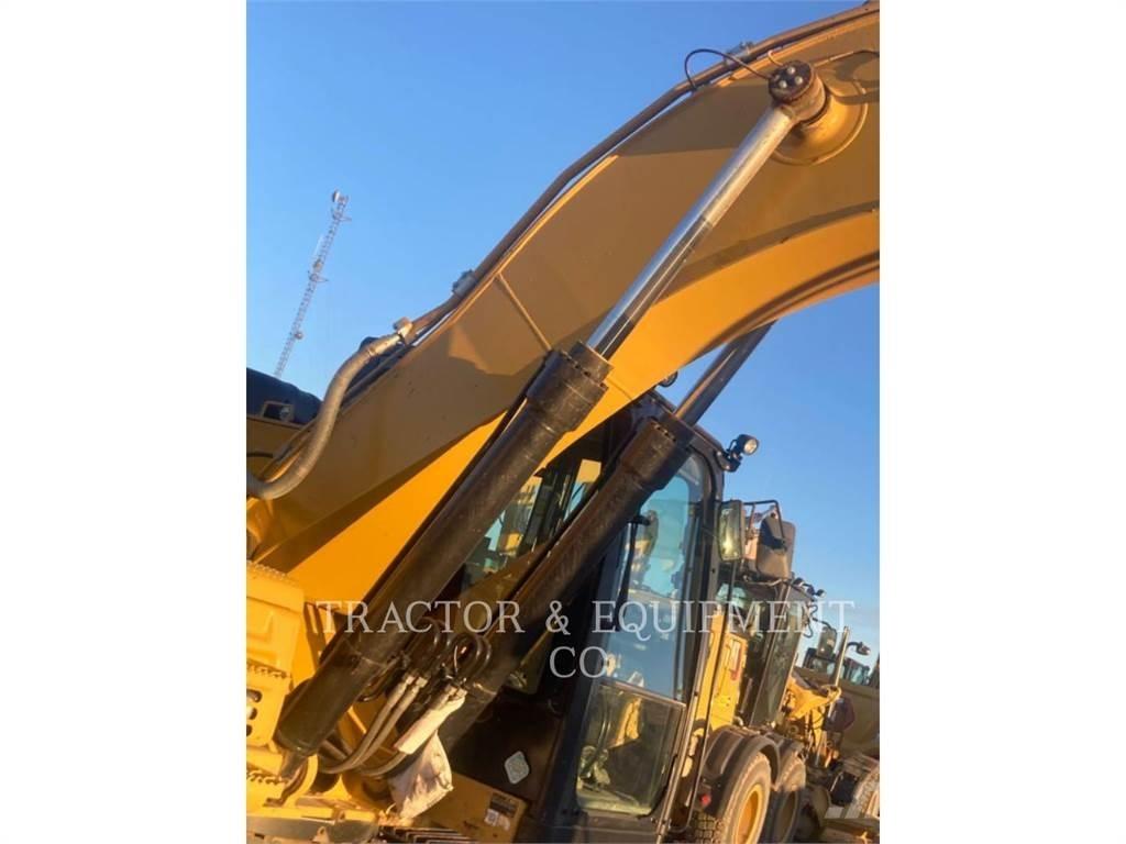 CAT 326F L Pásové rýpadlá