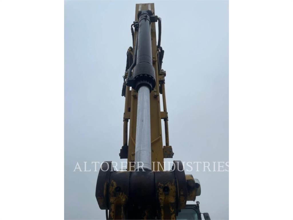CAT 326FL Pásové rýpadlá