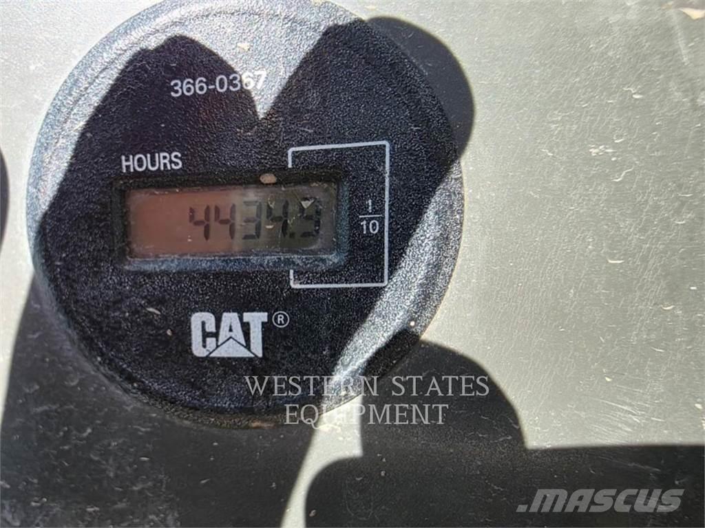 CAT 328D Pásové rýpadlá