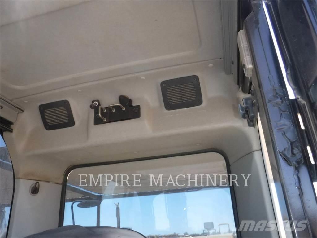 CAT 328DLCR Pásové rýpadlá