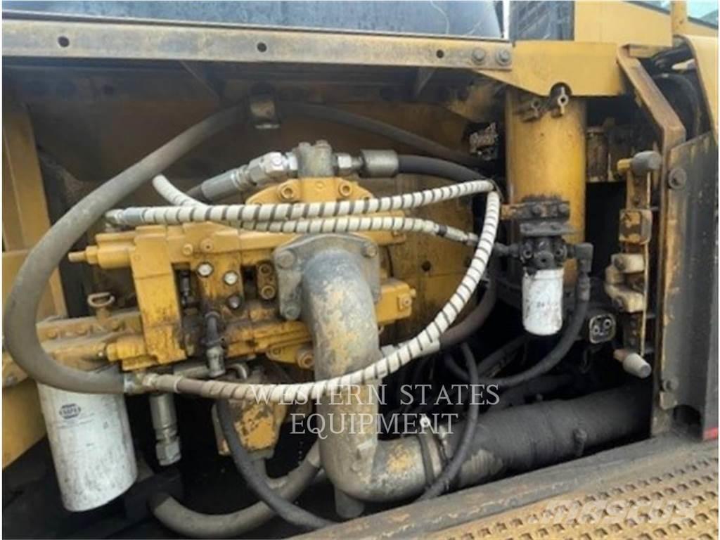 CAT 330B FM Lesné traktory