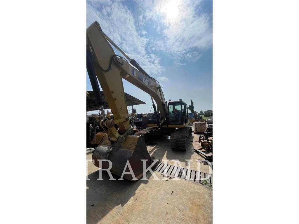 CAT 330D2L Pásové rýpadlá