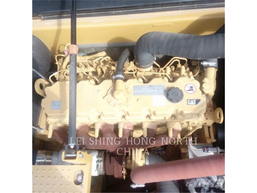 CAT 330D2L Pásové rýpadlá