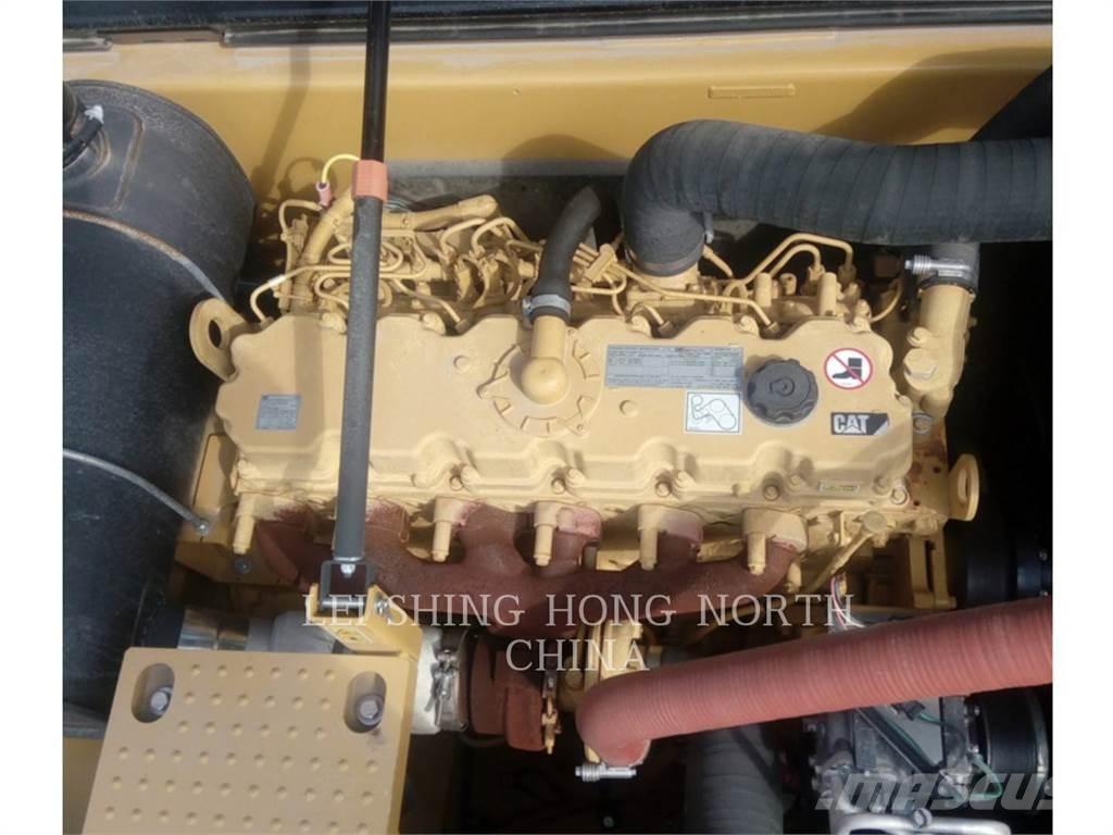 CAT 330D2L Pásové rýpadlá