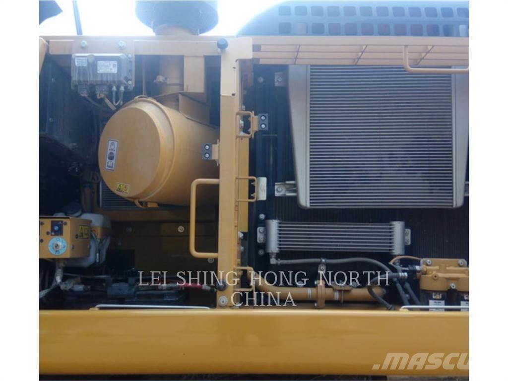 CAT 330D2L Pásové rýpadlá