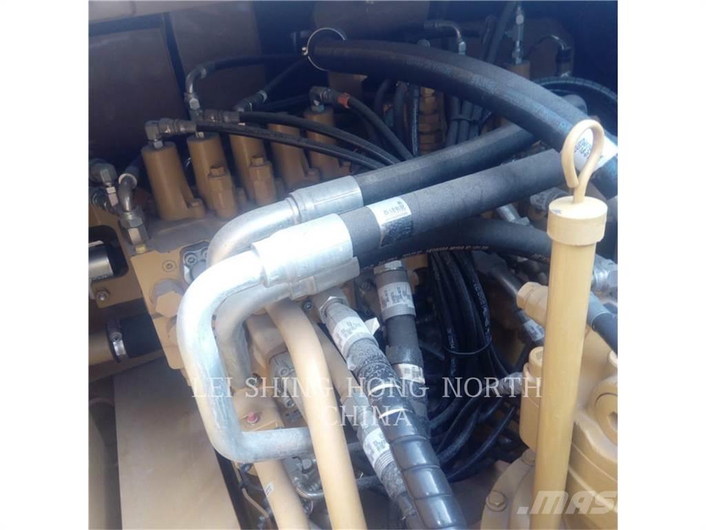 CAT 330D2L Pásové rýpadlá