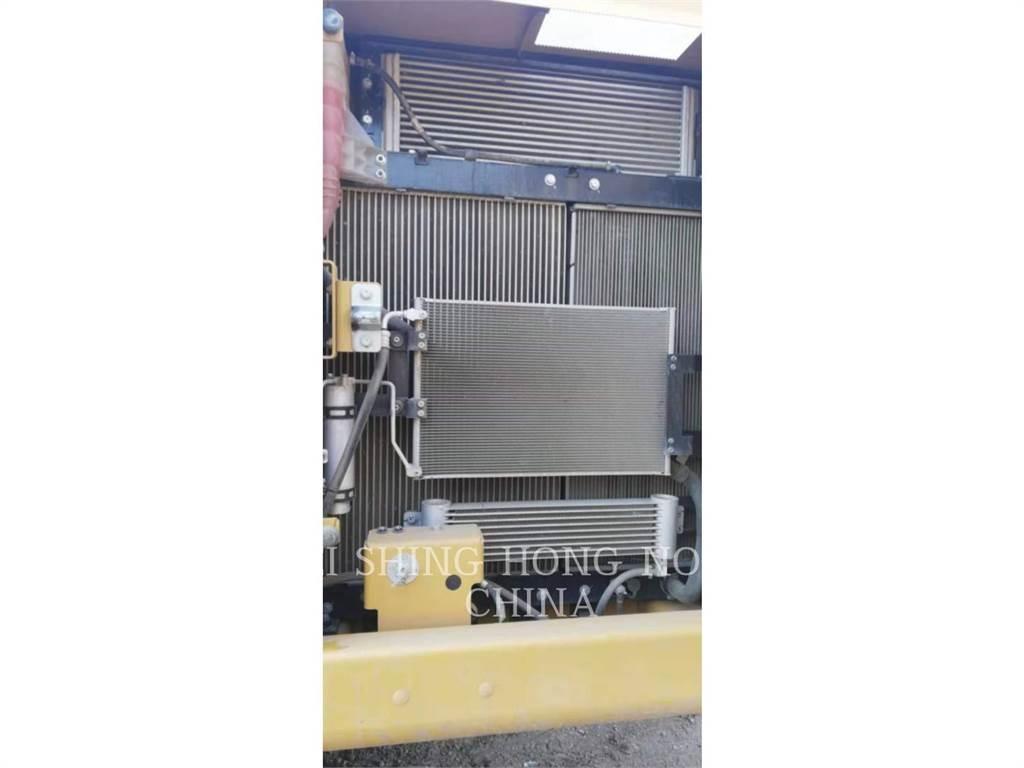 CAT 330D2L Pásové rýpadlá