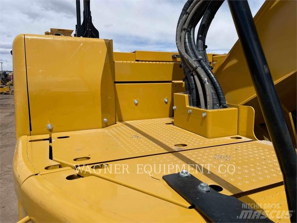 CAT 335 Pásové rýpadlá