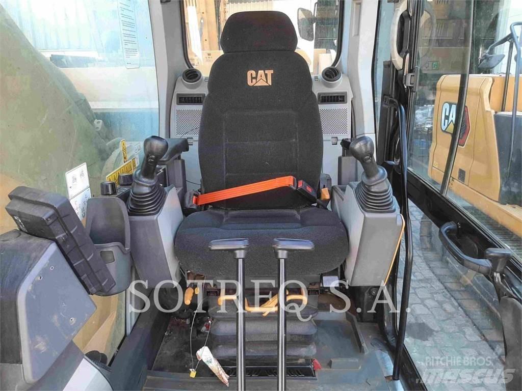 CAT 33607 Pásové rýpadlá