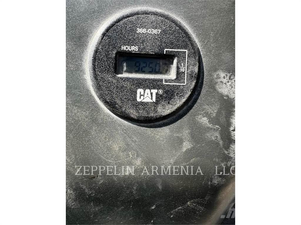 CAT 336D2L Pásové rýpadlá