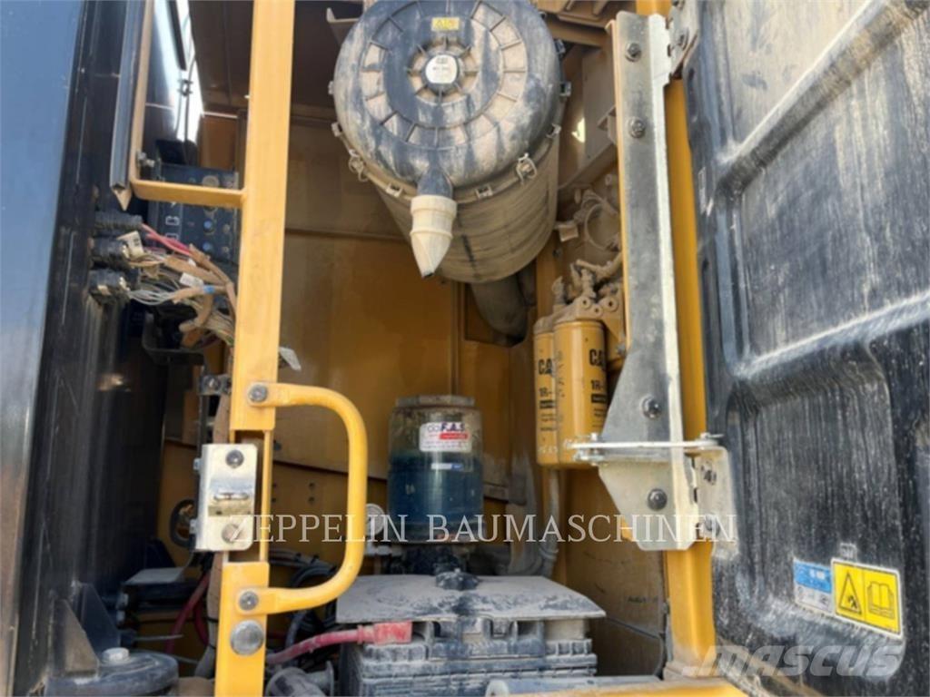 CAT 336FLN Pásové rýpadlá