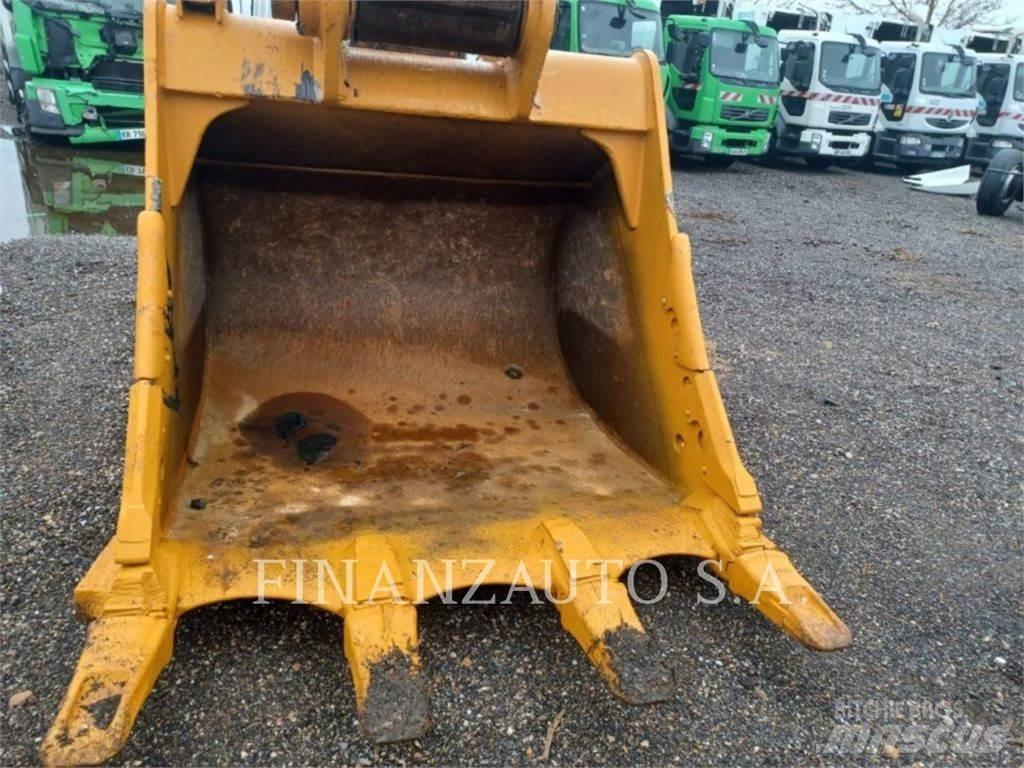 CAT 349D Pásové rýpadlá