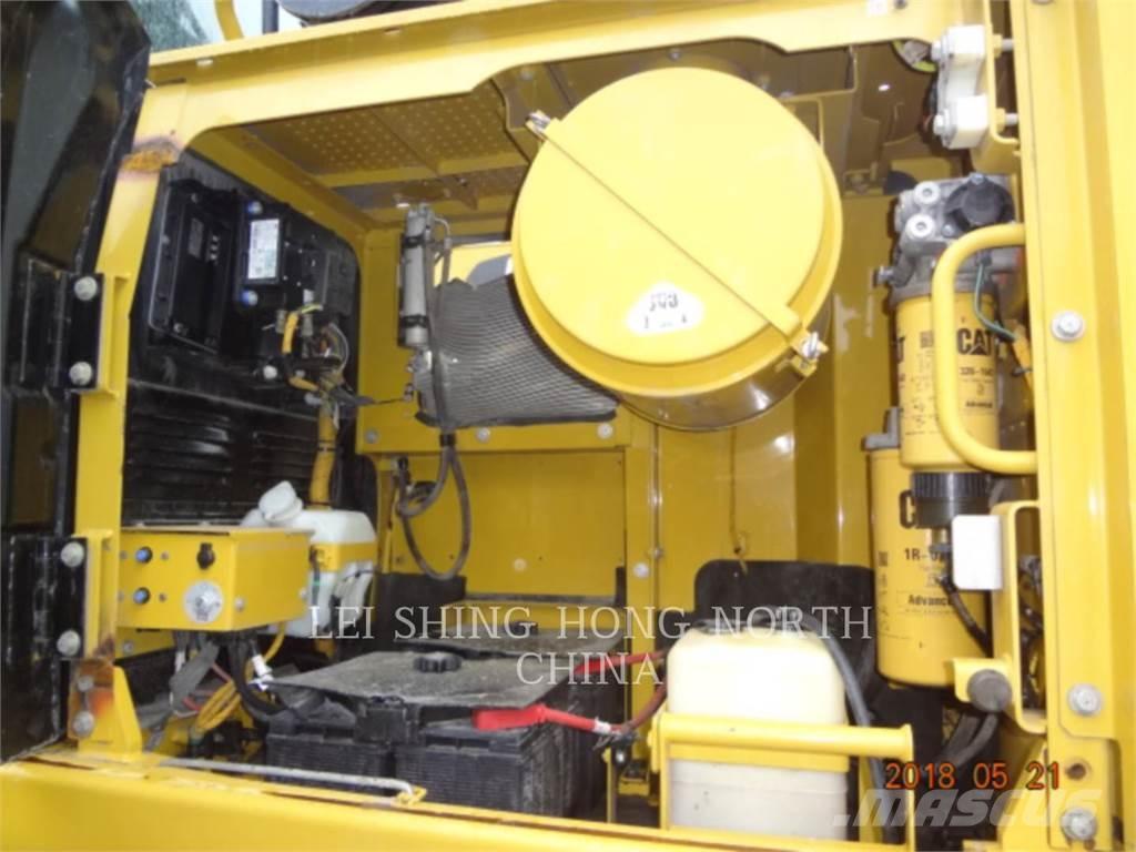 CAT 349D2 Pásové rýpadlá