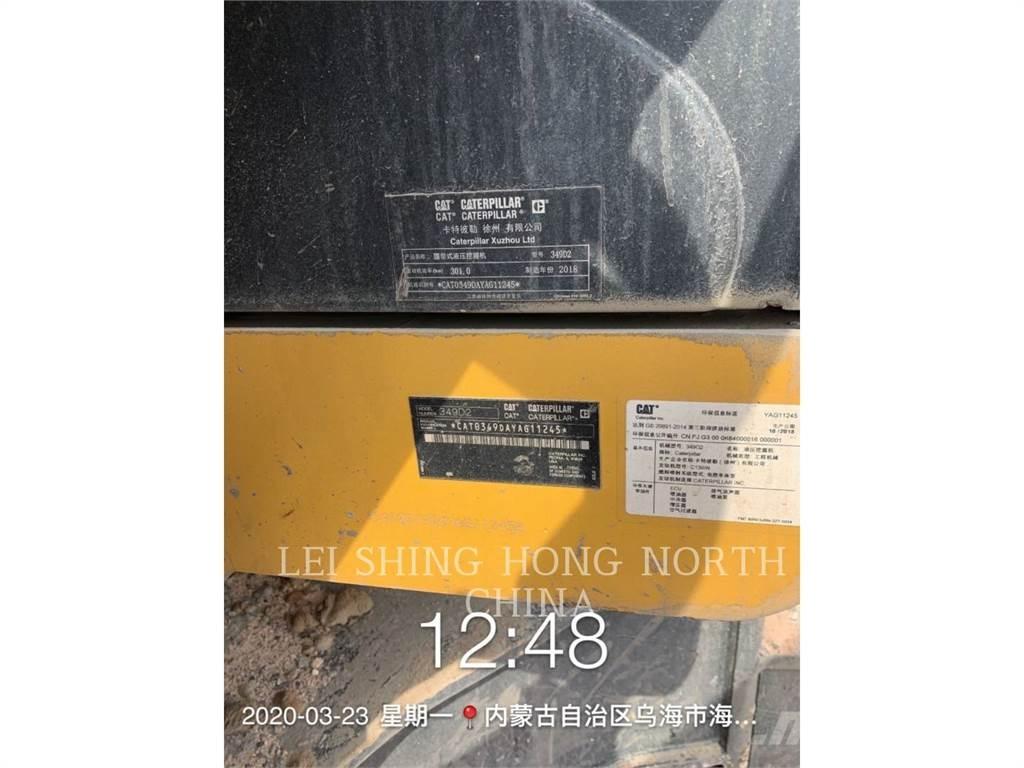 CAT 349D2 Pásové rýpadlá