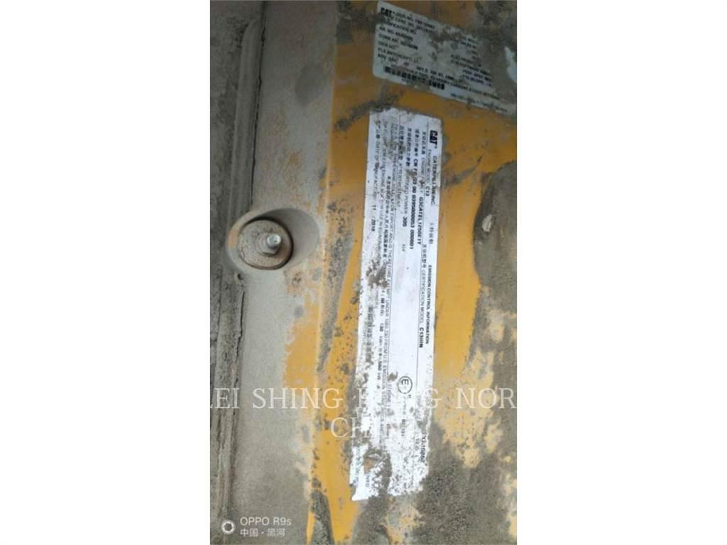 CAT 349D2 Pásové rýpadlá